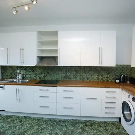 Business & Travel 150m, 15 Min Messe Apartment *