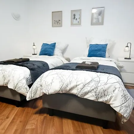 Business & Travel 150m, 15 Min Messe Apartment *